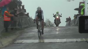 Wilesek bereganatu du 3. etapa eta Sprattek lider jarraitzen du