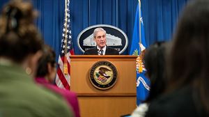 Mueller: 'Ezin dut Trump auzipetu, baina ez dut baztertzen delituren bat egin izana'