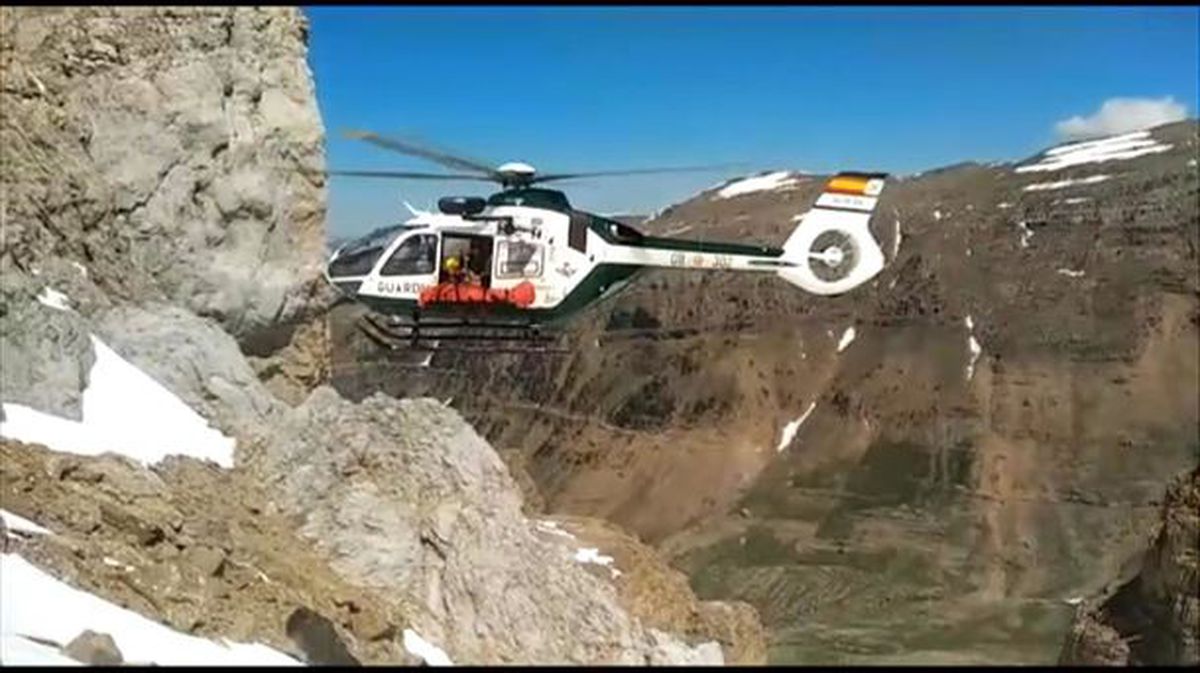 Rescate del fallecido en la Collarada. Foto: Guardia Civil