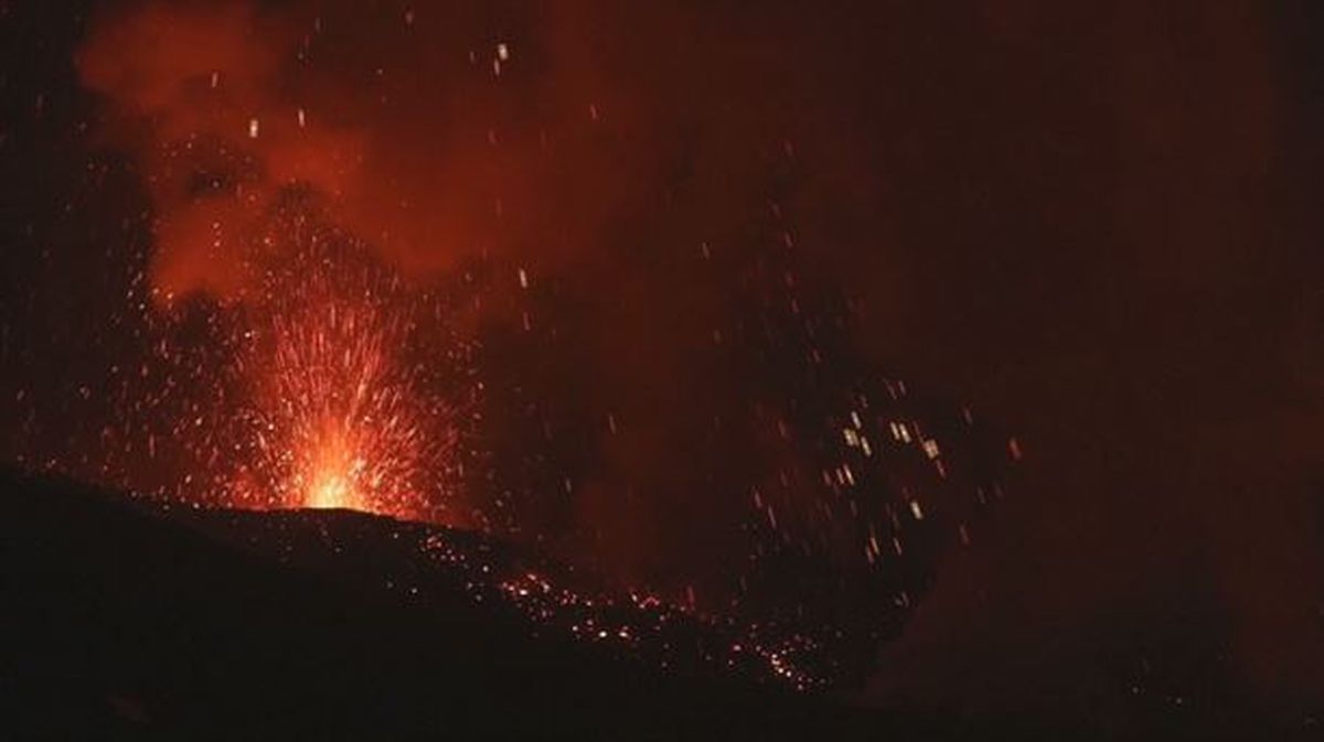 Imagen del volcán Etna en erupción