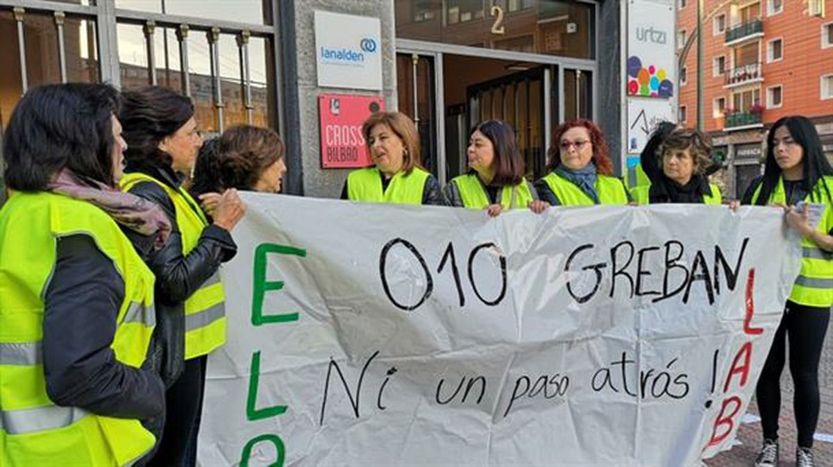 Protesta de los trabajadores del 010 de Bilbao. Foto: @ELABilbo