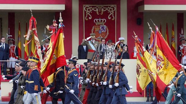 Desfile militar de Madrid en el día de la Hispanidad.