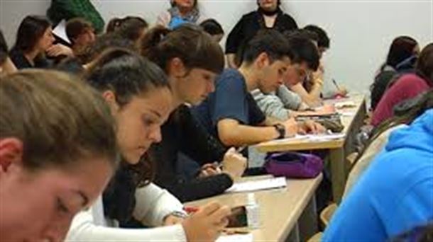 "La gran mayoría logra estudiar el grado deseado tras hacer los exámenes"  