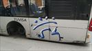 Autobus pierde las dos ruedas de atrás en Vitoria (@vg_policia)) title=