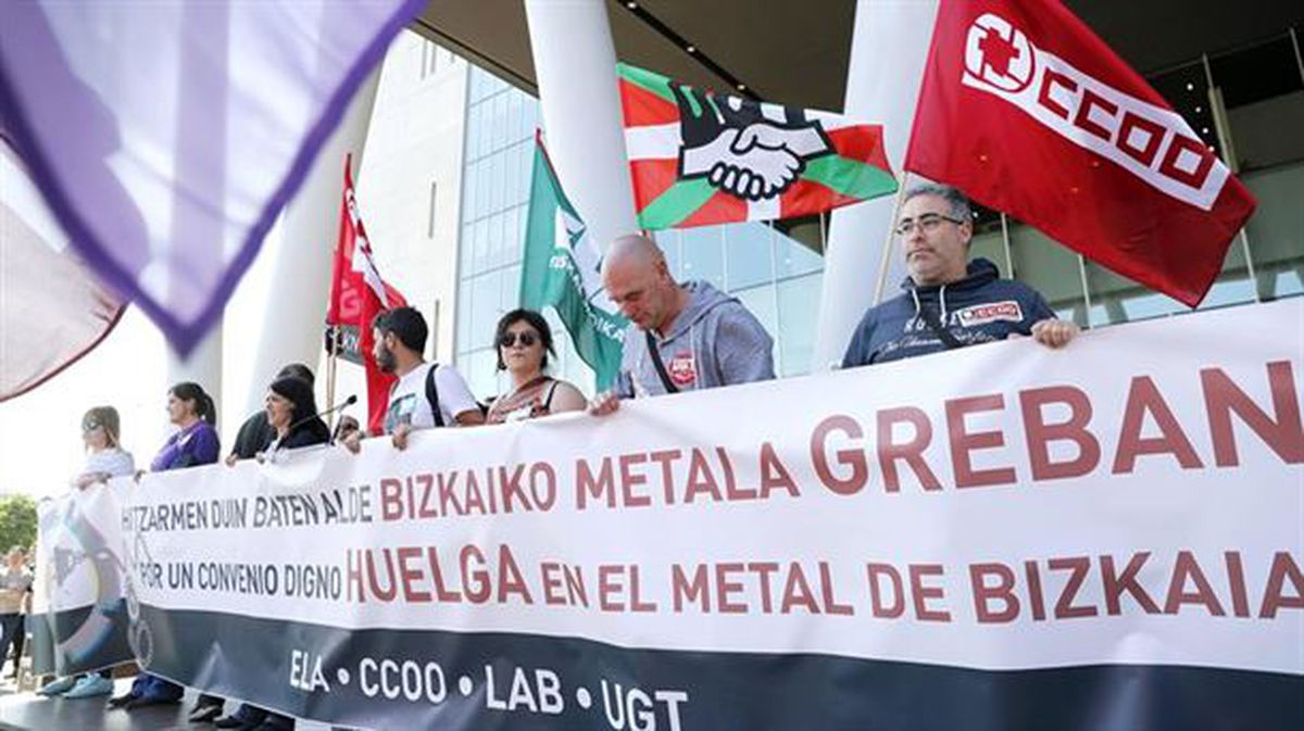 Concentración de los trabajadores del metal de Bizkaia en el BEC
