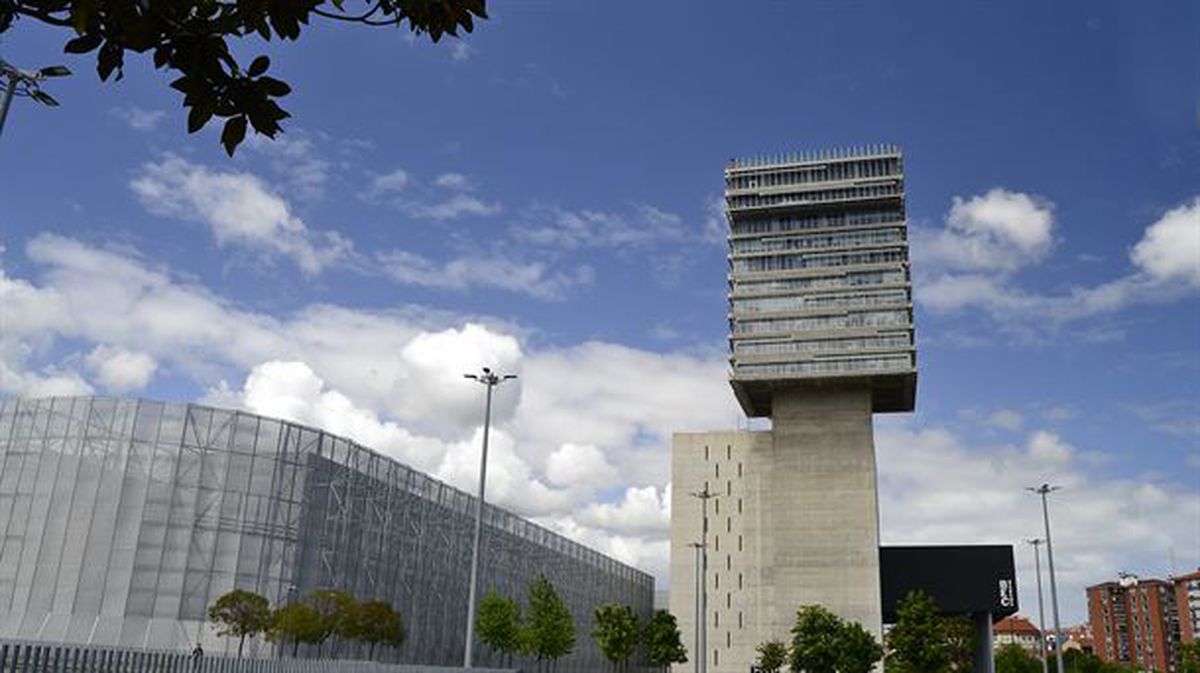 La torre del BEC, que aparece en esta foto de Gonzalo Elorza, será uno de los edificios que abrirán.