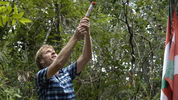 Julian Iantzi bengalarekin "El Conquis"en 22. ataleko jokoan