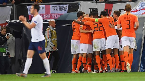 Los jugadores de Holanda celebran un gol