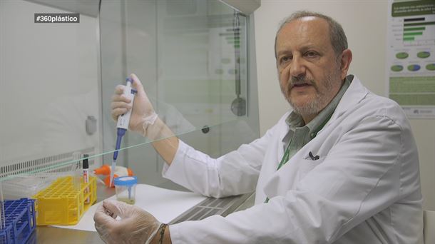 Nicolás Olea: Experto en disruptores endocrinos, sustancias químicas que nos afectan. 