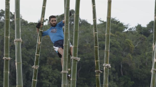Luisito en el duelo de los bambúes del episodio 22 de 'El Conquistador'