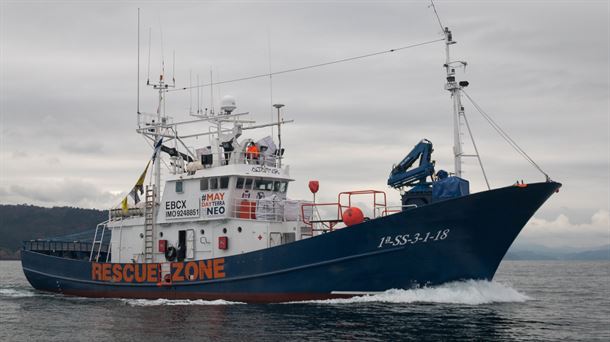 El barco 'Aita Mari', operado por la ONG Salvamento Marítimo Humanitario. Foto de archivo: EFE