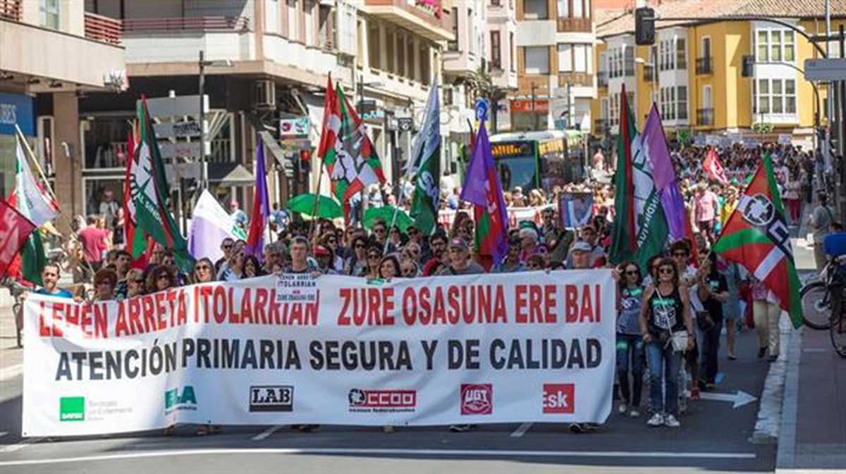 Trabajadores de la Atención Primaria de Osakidetza se manifiestan en Vitoria-Gasteiz