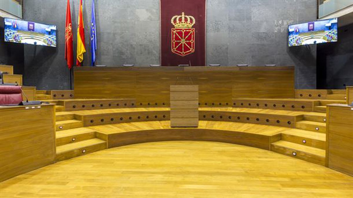 El Parlamento de Navarra, vacío.