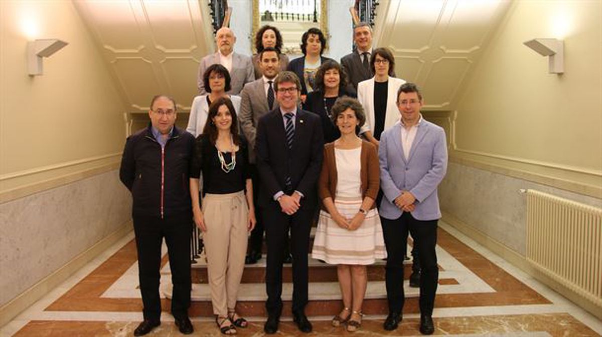 Foto de familia del Gobierno de Vitoria-Gasteiz.