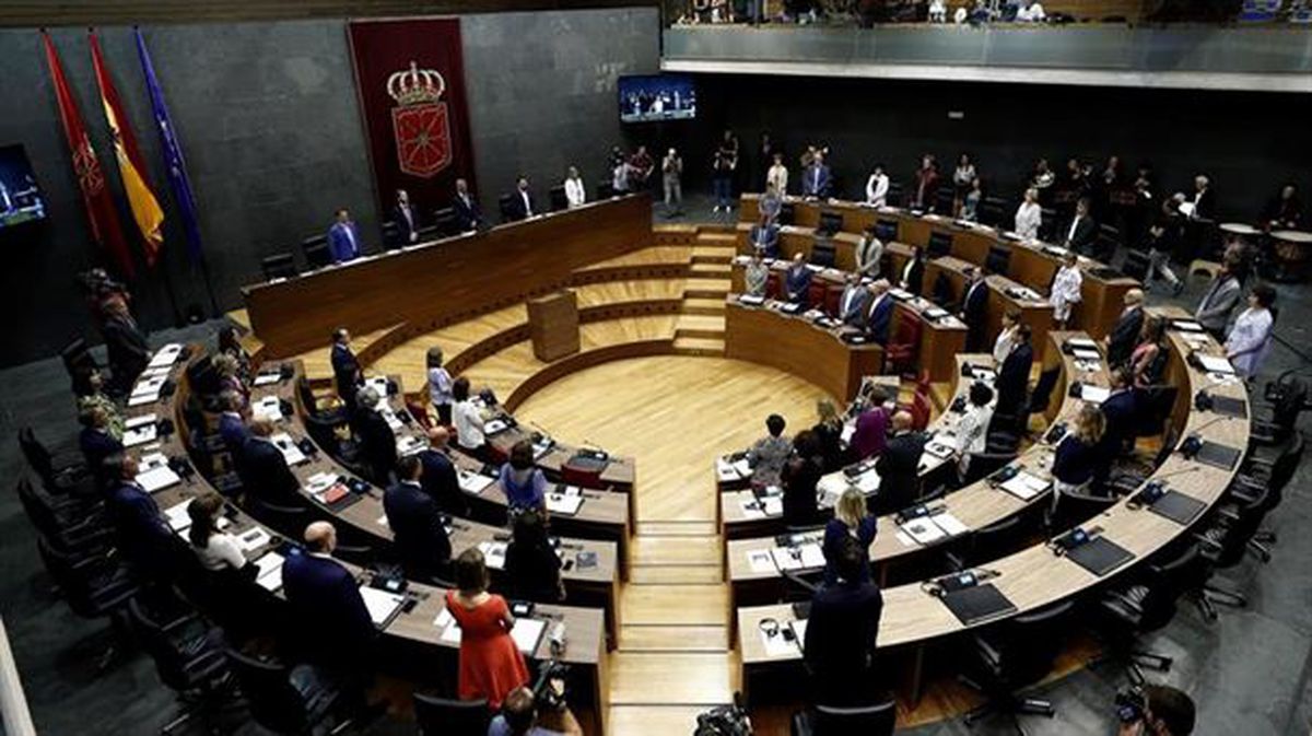 Imagen de archivo del Parlamento de Navarra, donde se han aprobado los Presupuestos. Foto: EFE.