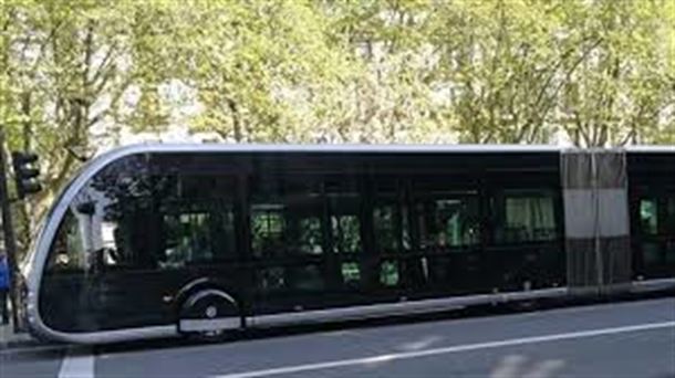 El Bus Eléctrico Inteligente de Vitoria se presenta en sociedad.  