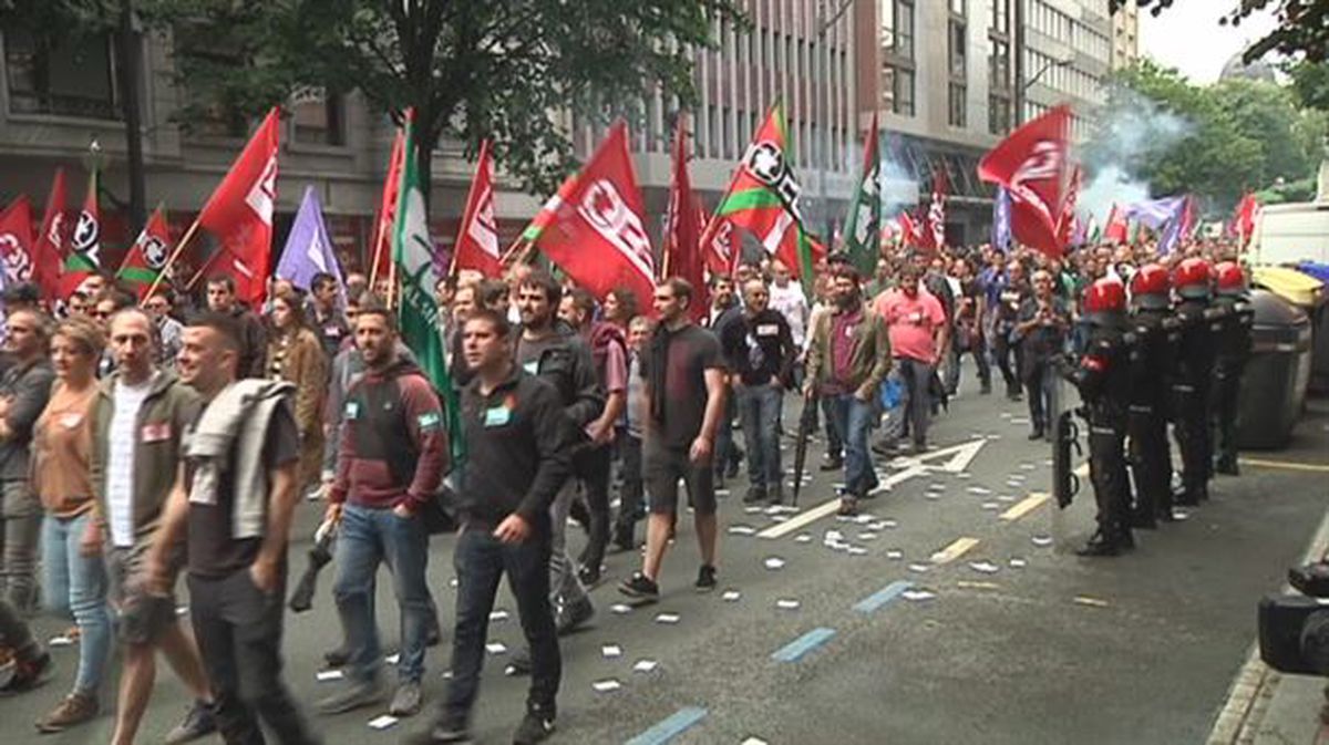 Tensión en la manifestación de Bilbao