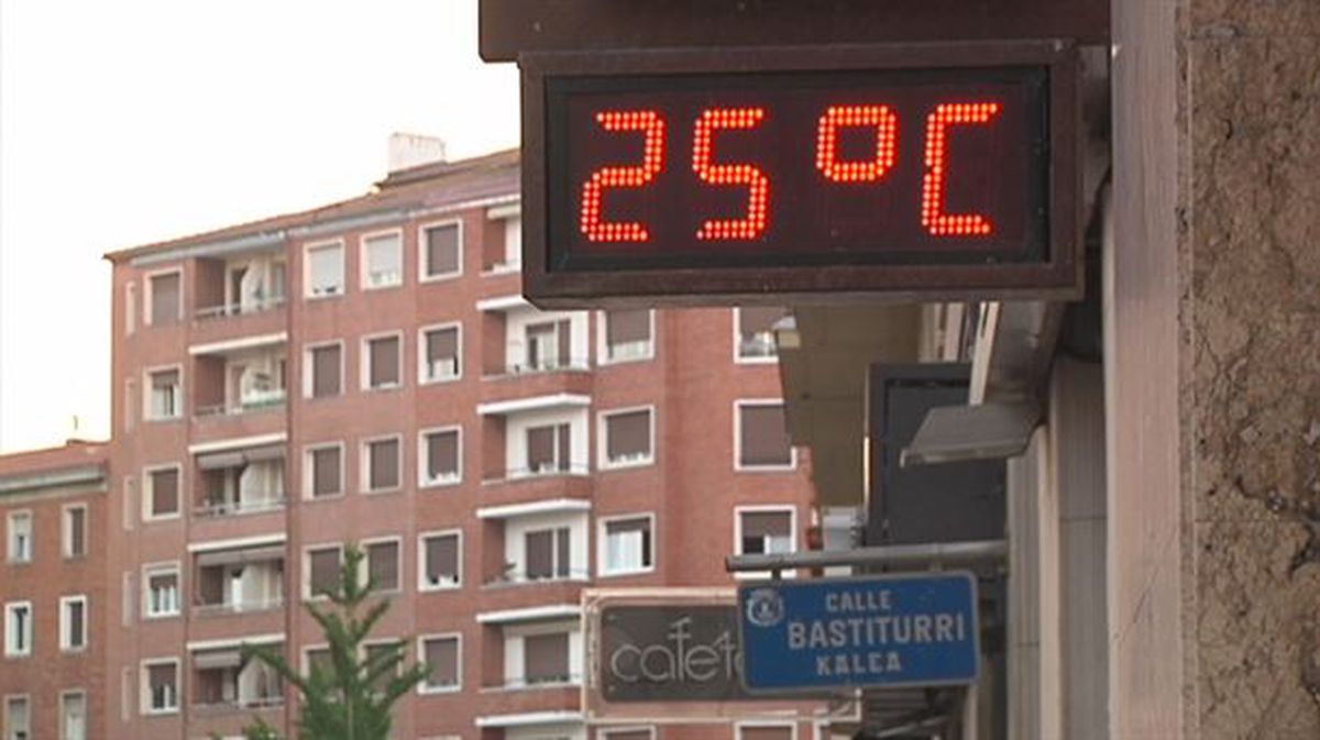 La temperatura no ha bajado de 21º C durante la noche en Vitoria