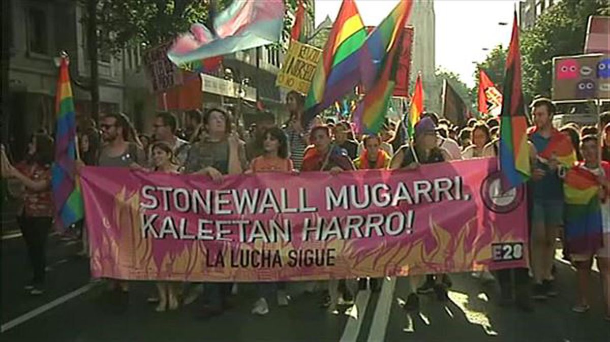 Manifestación en Bilbao en el Día Internacional del Orgullo LGTBI+