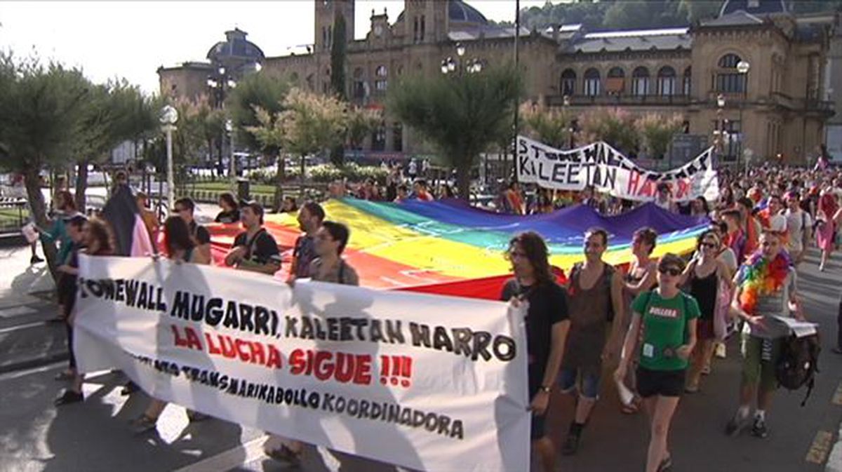 Manifestación en San Sebastián en el Día Internacional del Orgullo LGTBI+