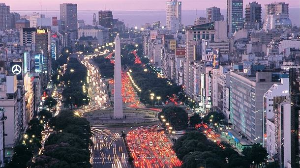 La capital de Argentina tiene más de tres millones de habitantes.