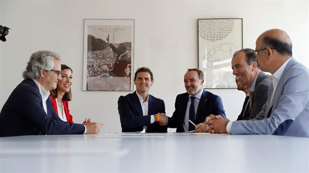 Albert Rivera (Ciudadanos) eta Javier Esparza (UPN) Madrilen.