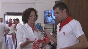 'Han intentado por la fuerza no dejarme acceder al balcón del Ayuntamiento'