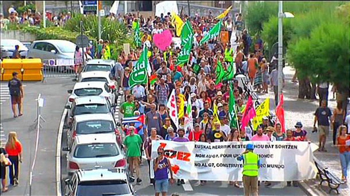 G7ko goi-bileraren aurkako manifestazioa Biarritzen