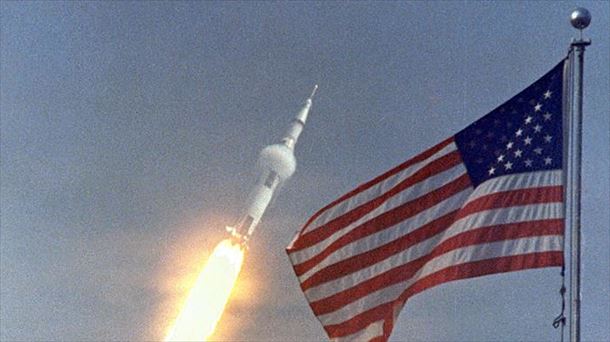 Apollo 11 espaziontzia aireratzen.