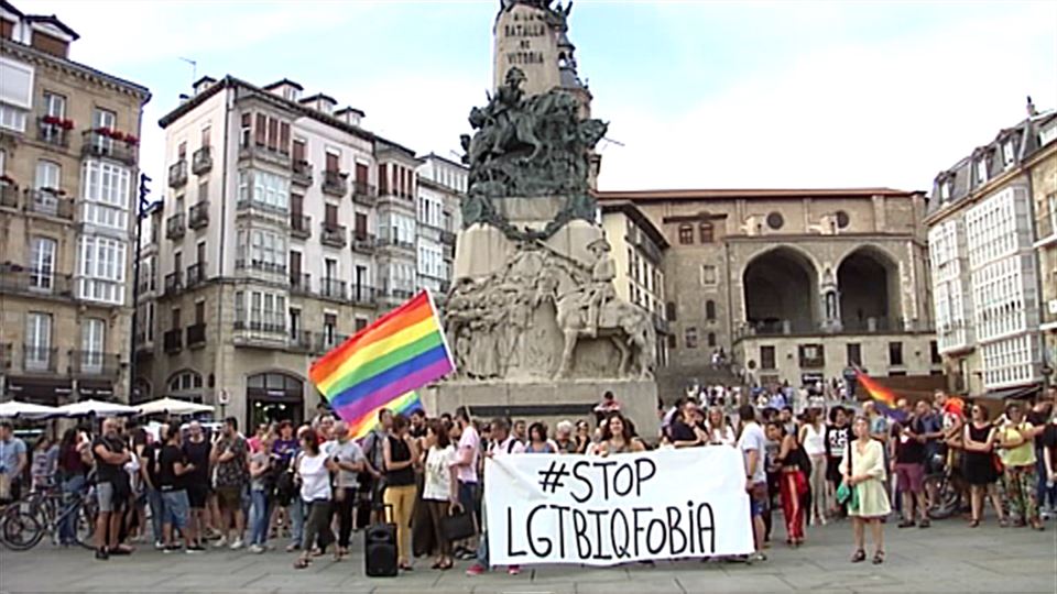 Denuncian en Vitoria el ataque homófobo que recibió un joven por parte de sus padres