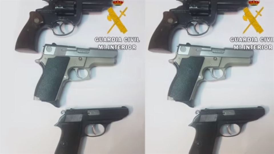 Pistolas encontradas en Tafalla.