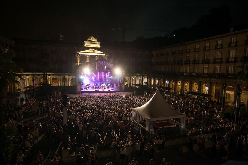 Un concierto en la Plaza Nueva de Bilbao. Foto: Ayuntamiento