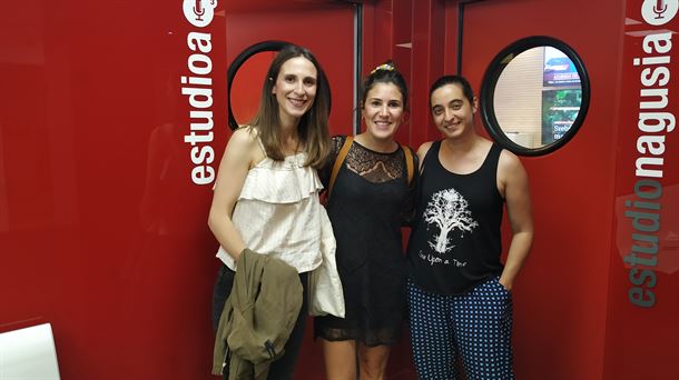 Maialen Goñi eta Ines Arrue zinea.eus-eko kazetariak