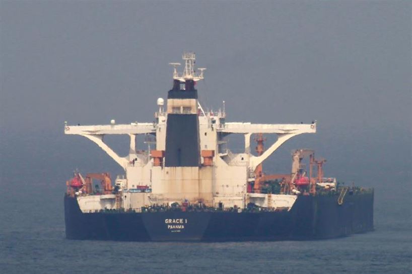 Vista del petrolero iraní Grace 1 desde Algeciras. Foto: EFE