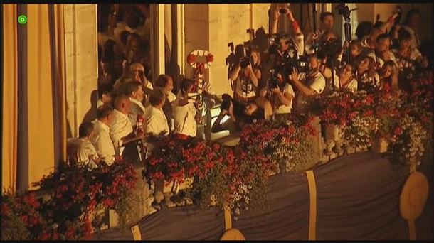 El balcón del Ayuntamiento de Baiona en fiestas