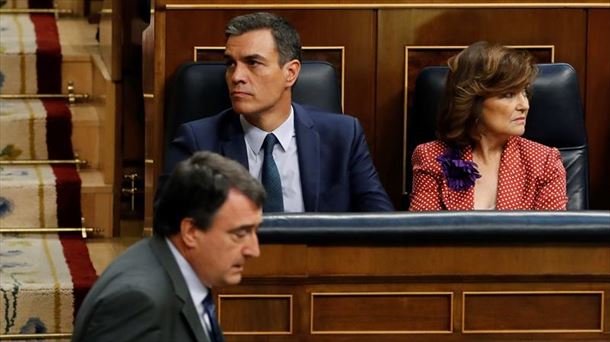 Sánchez y Esteban, en el Congreso.