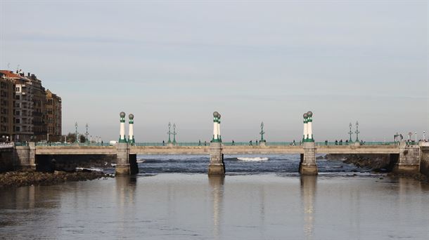 Puente de la Zurriola. 