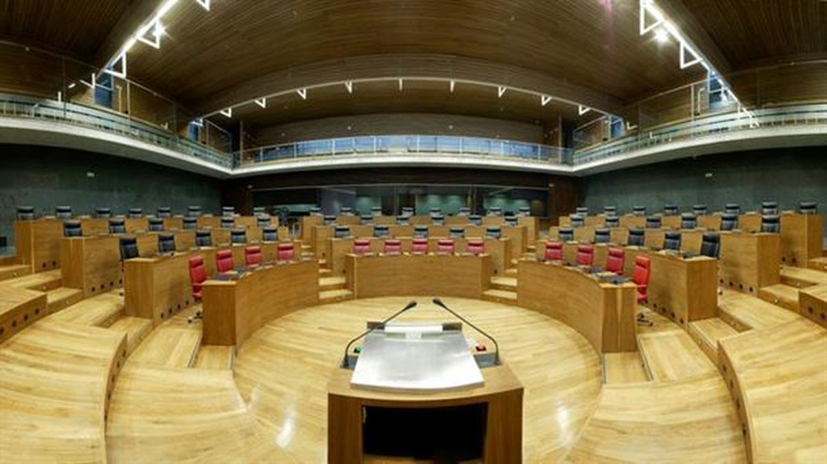 Nafarroako Parlamentua, hutsik