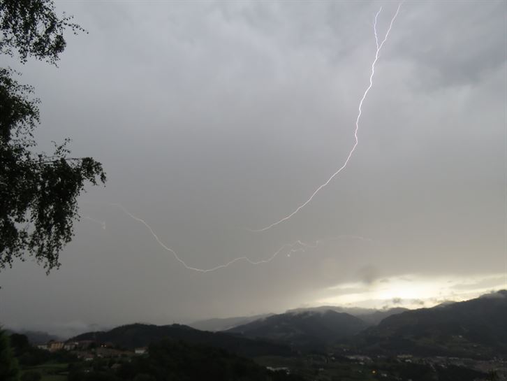 Rayos en Leaburu (Gipuzkoa).