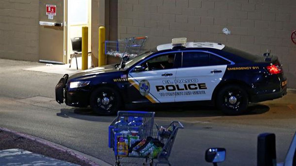 Tiroteo en grandes almacenes de la cadena Walmart, El Paso, Texas. Foto: EFE