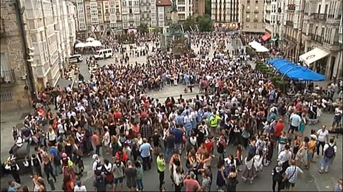 Concentración en Vitoria-Gasteiz en repulsa por la agresión sexual del domingo