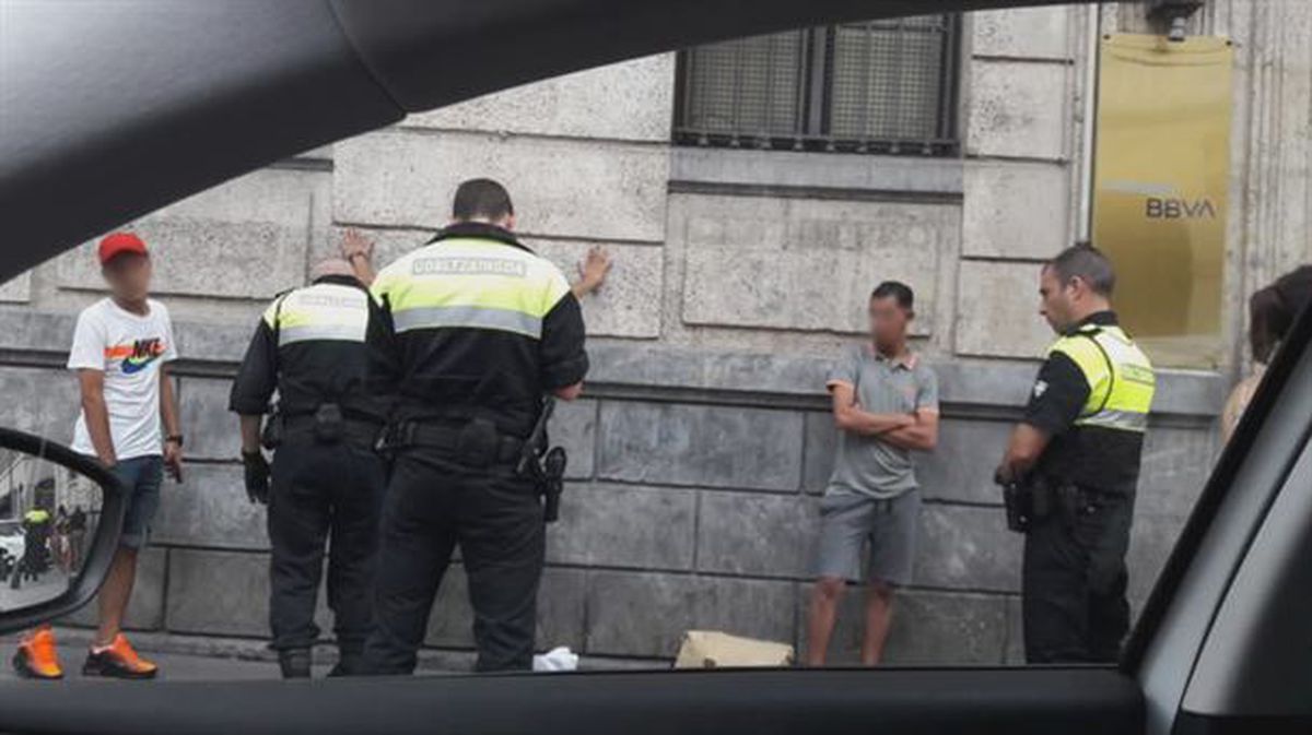 Tres acusados de la violación grupal en Bilbao identificados por el robo de un móvil. Foto: EiTB
