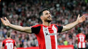 Aduriz anuncia su retirada