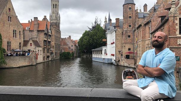 Pedro Madrones en los canales de Brujas.