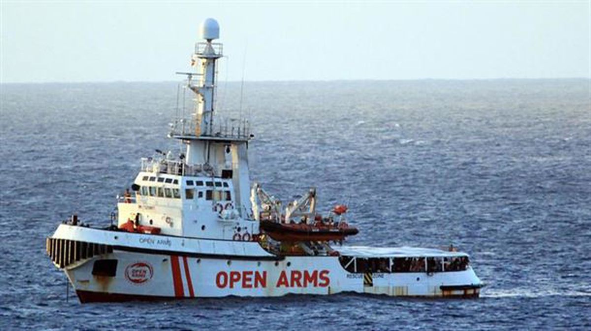 'Open Arms' ontzia, Lampedusatik gertu. Argazkia: EFE