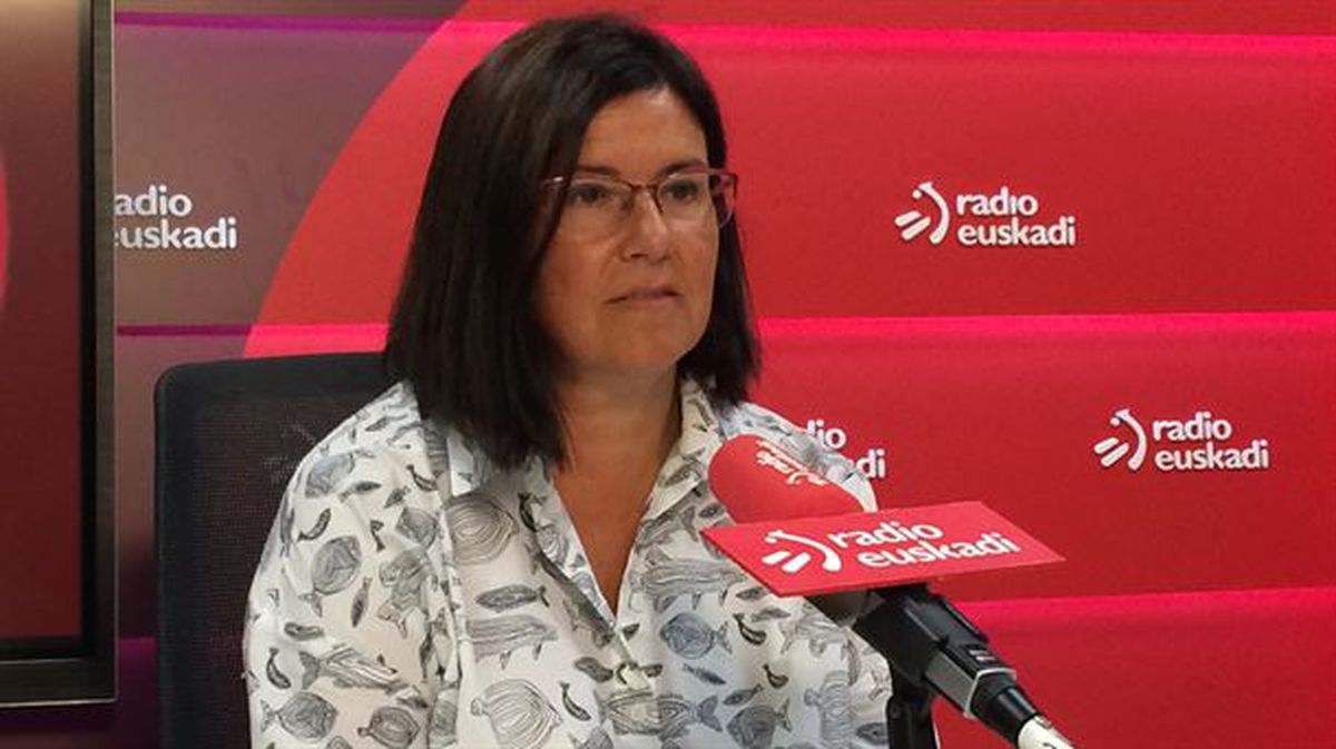 Izaskun Landaida aurreko elkarrizketa batean Radio Euskadiko estudioetan