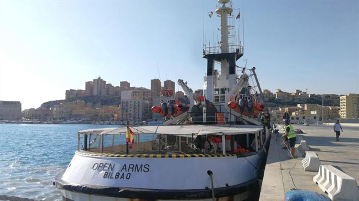 El Open Arms, en el puerto siciliano Porto Empedocle