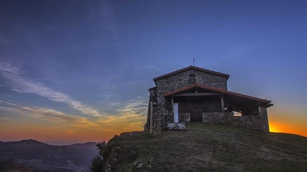 Subimos al Kolitza, monte bocinero de Bizkaia, en Enkarterri