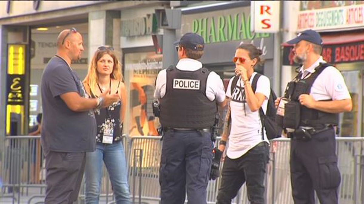 Control policial en Biarritz.