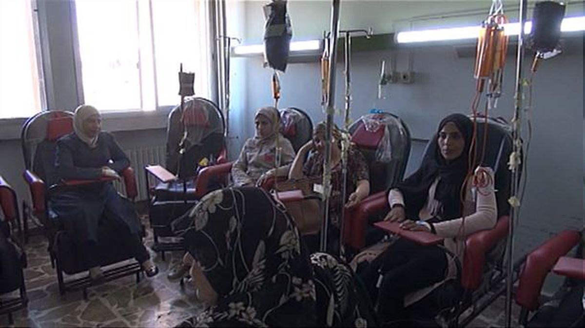 Mujeres enfermas en el hospital de Siria.